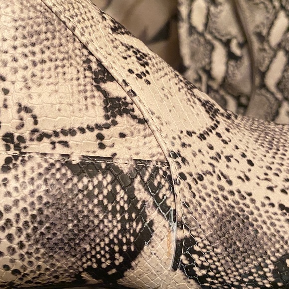 STEVE MADDEN BOOTS - Picture 8 of 17